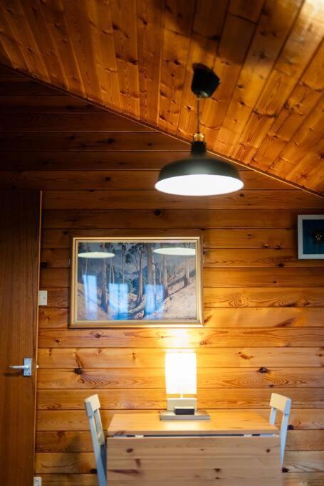 Cozy Norwegian Style Log Cabin In Rural Snowdonia - 2 Bedrooms & Parking By Seren Short Stays Ffestiniog Luaran gambar