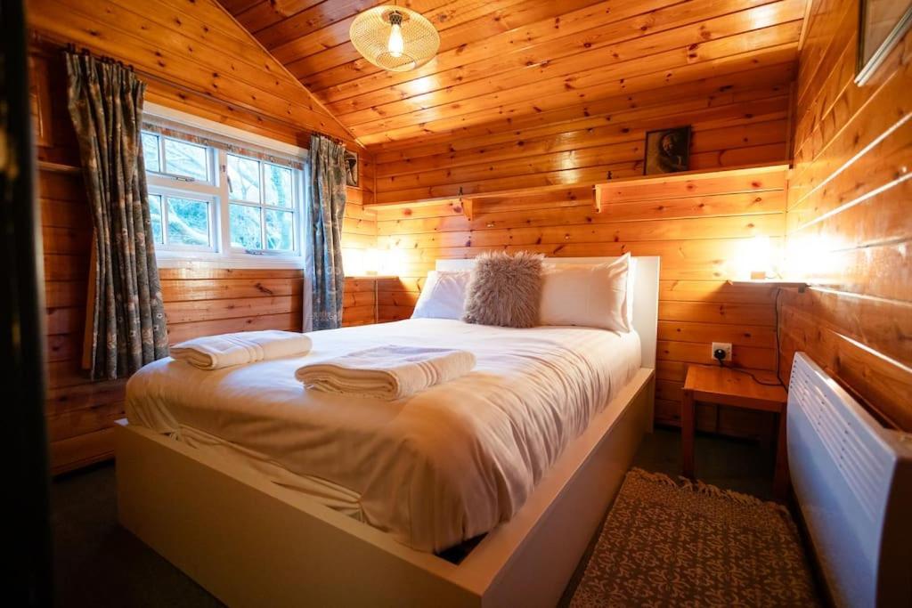 Cozy Norwegian Style Log Cabin In Rural Snowdonia - 2 Bedrooms & Parking By Seren Short Stays Ffestiniog Luaran gambar